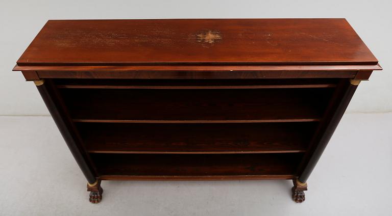 BOKHYLLA, Karl Johan-stil, 1900-talets första hälft.