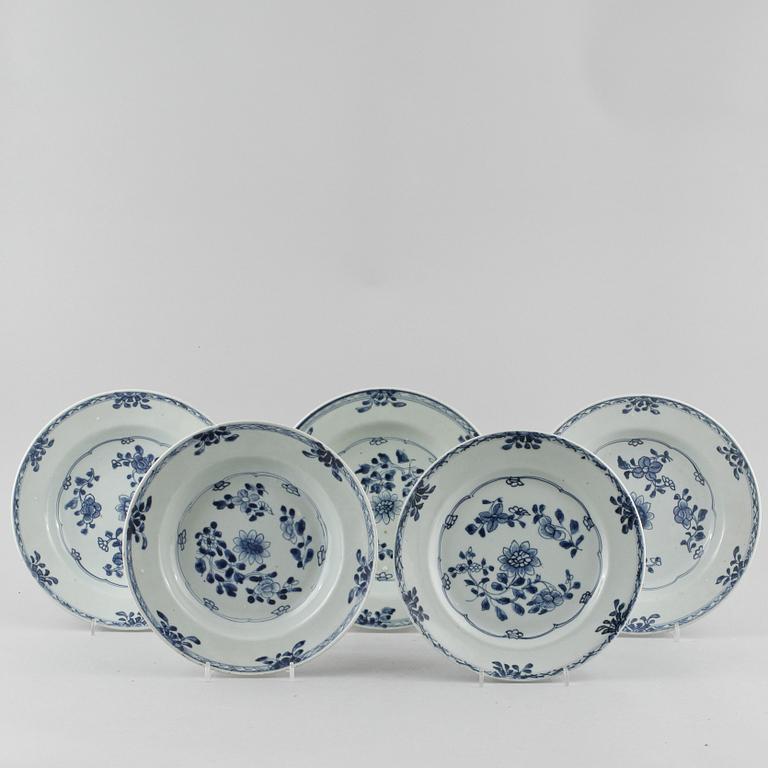 TALLRIKAR, 5 st, porslin, Kina, 1700/1800-tal.