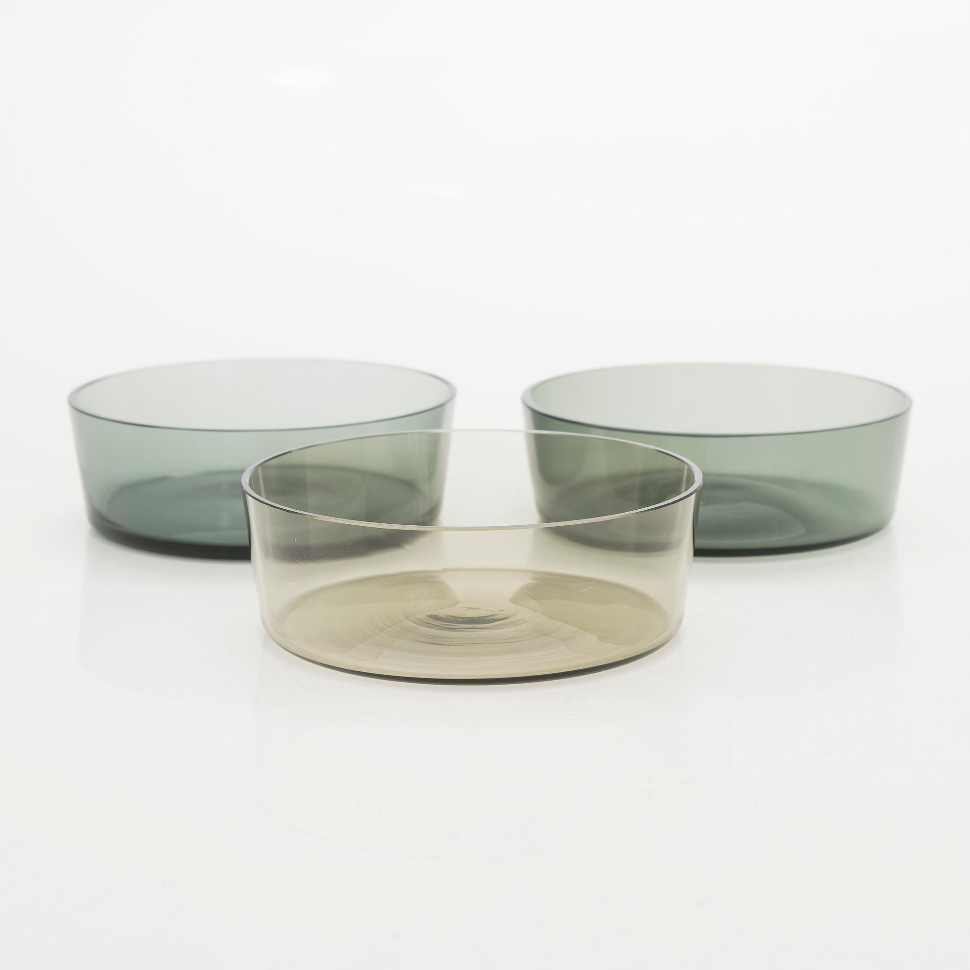 Saara Hopea, serveringsskålar, 3 st med underlag och vaser, 3 st, Nuutajärvi Notsjö.