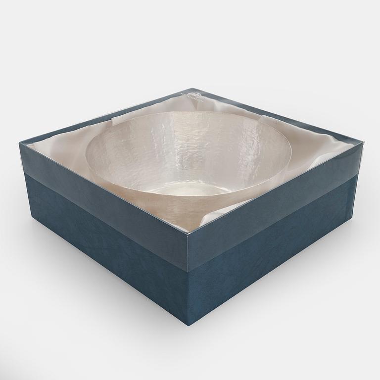 Tapio Wirkkala, a silver bowl, Kultakeskus, Hämeenlinna 2007.