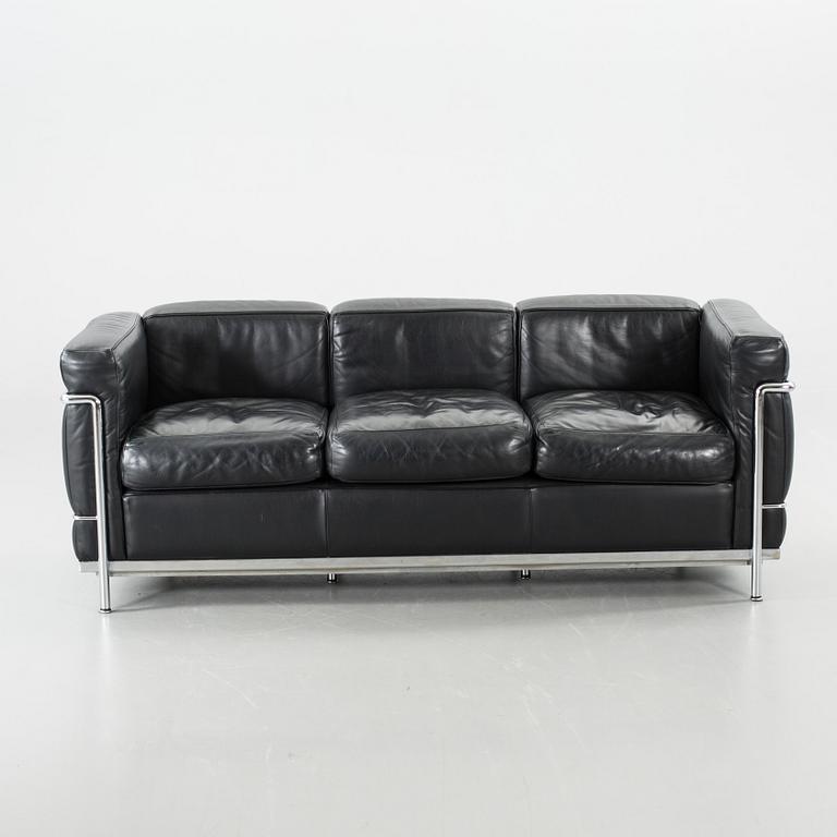 SOFFA, "LC 2", Le Corbusier, Pierre Jeanneret och Charlotte Perriand, Cassina, Italien.