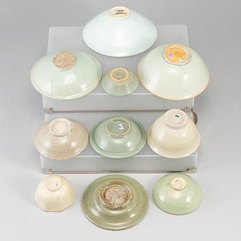 A group of ten Southeast asian ceramic bowls/dishe, 20th century.