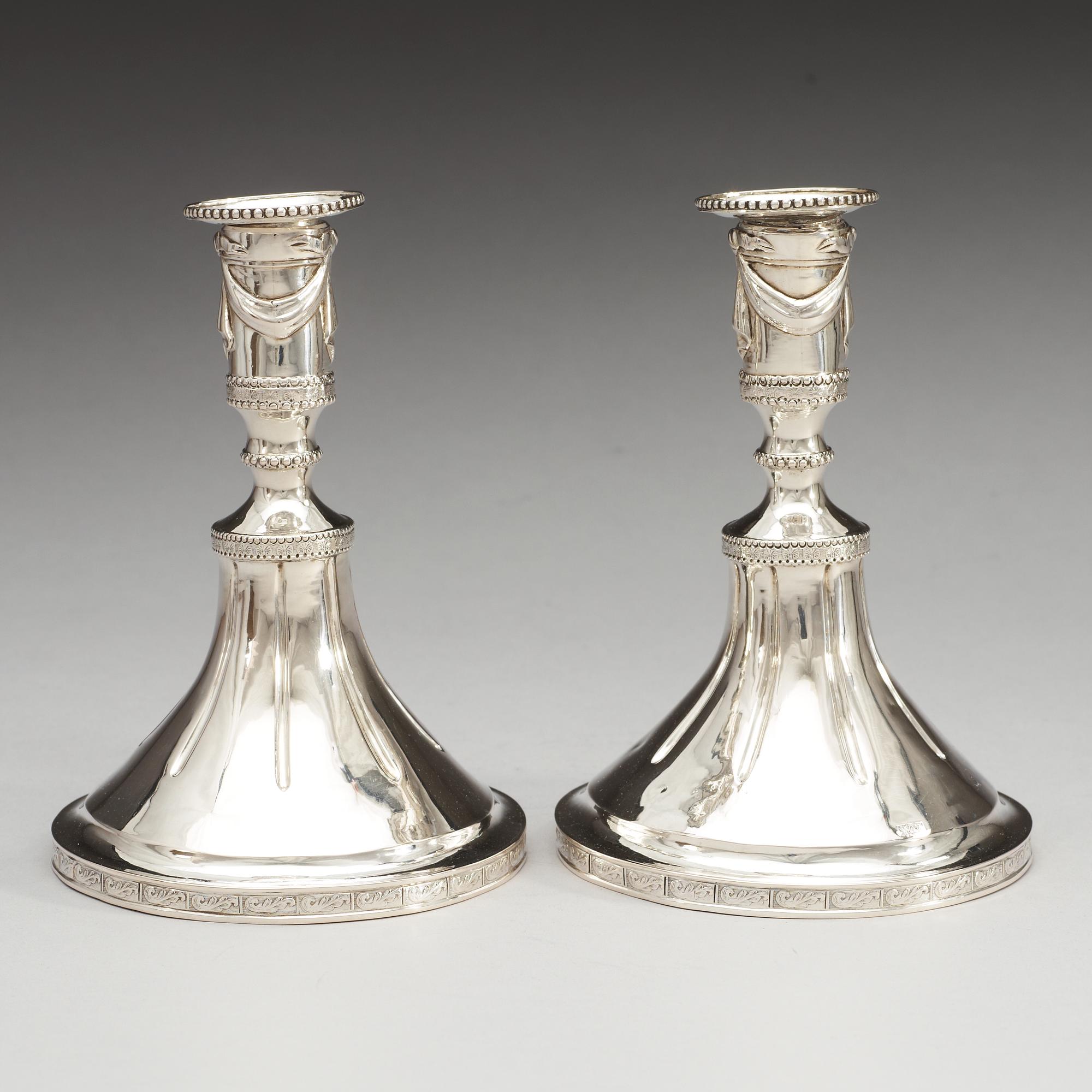 LJUSSTAKAR, s.k. spelstakar, ett par, av Johan Bergengren, Kristianstad 1780. Gustavianska.