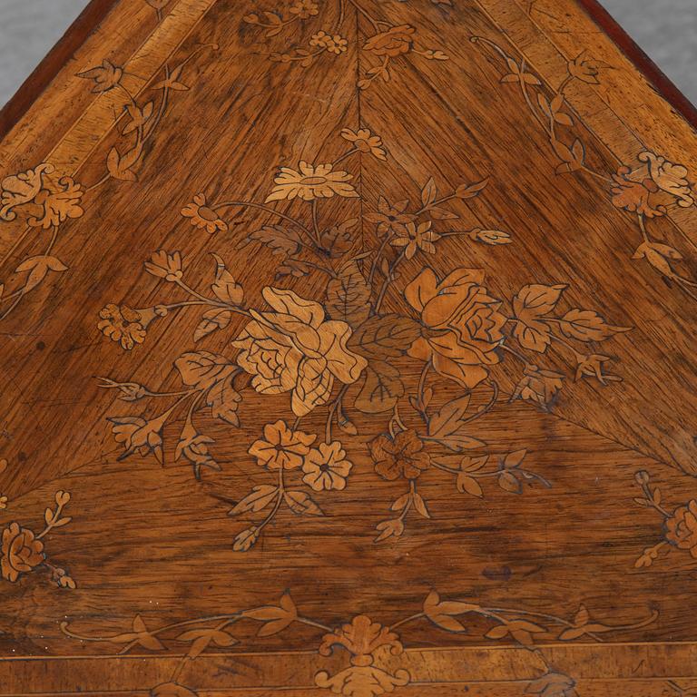 Klaffbord, Louis XV-stil, Frankrike, omkring 1900.