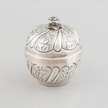 Lided bowl, silver 900, 20th Century.