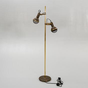 A late 20th century brass floor lamp.