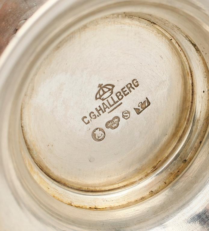 POKALER, 4 st, silver, C G Hallberg, Stockholm 1900-talets första hälft. Total vikt ca 212 g.