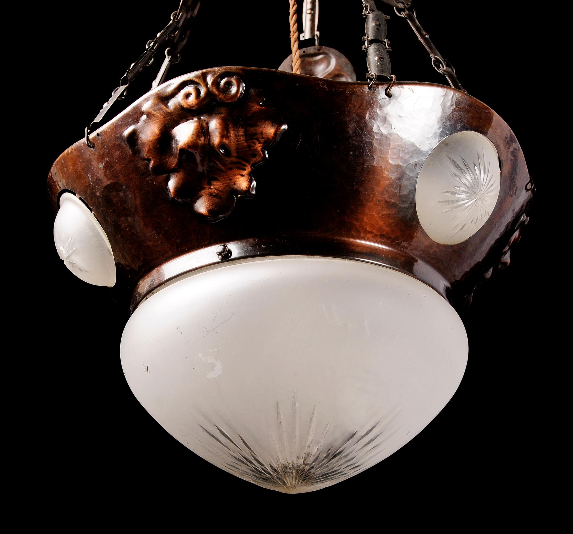 TAKLAMPA, koppar, jugend, sekelskiftet 1900. H 60.