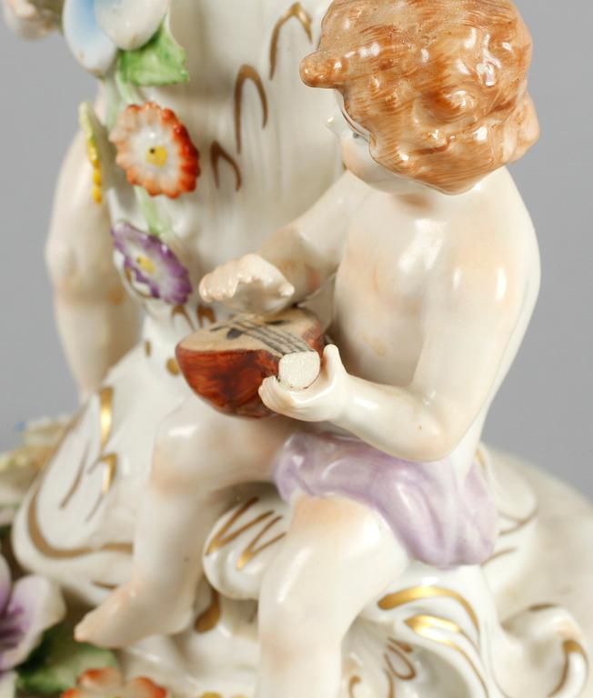 KANDELABRAR, ett par, porslin. Tyskland 1900-tal.