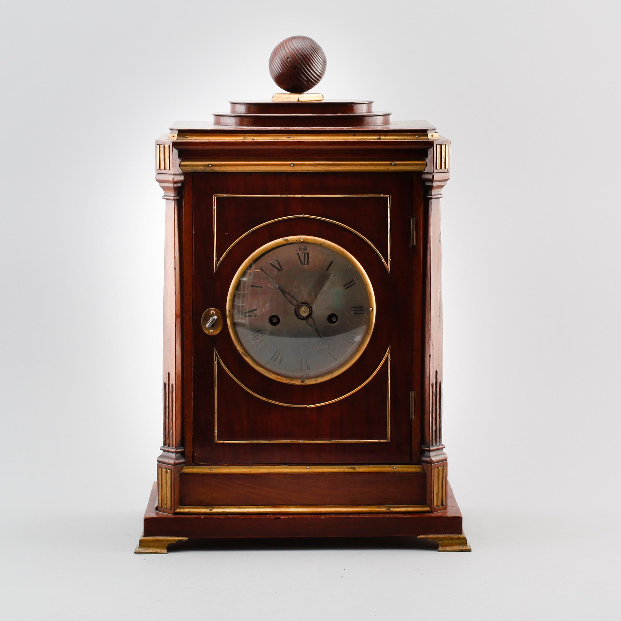 BORDSPENDYL, sent 1800-/tidigt 1900-tal.