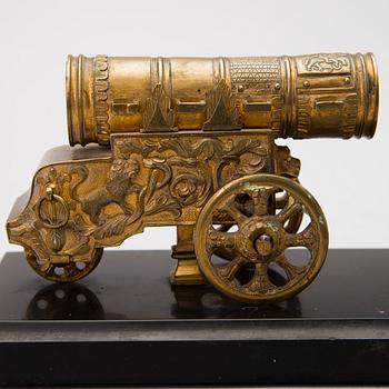 A Russian gilt brass decorative miniature cannon, second half of 20th Century.
