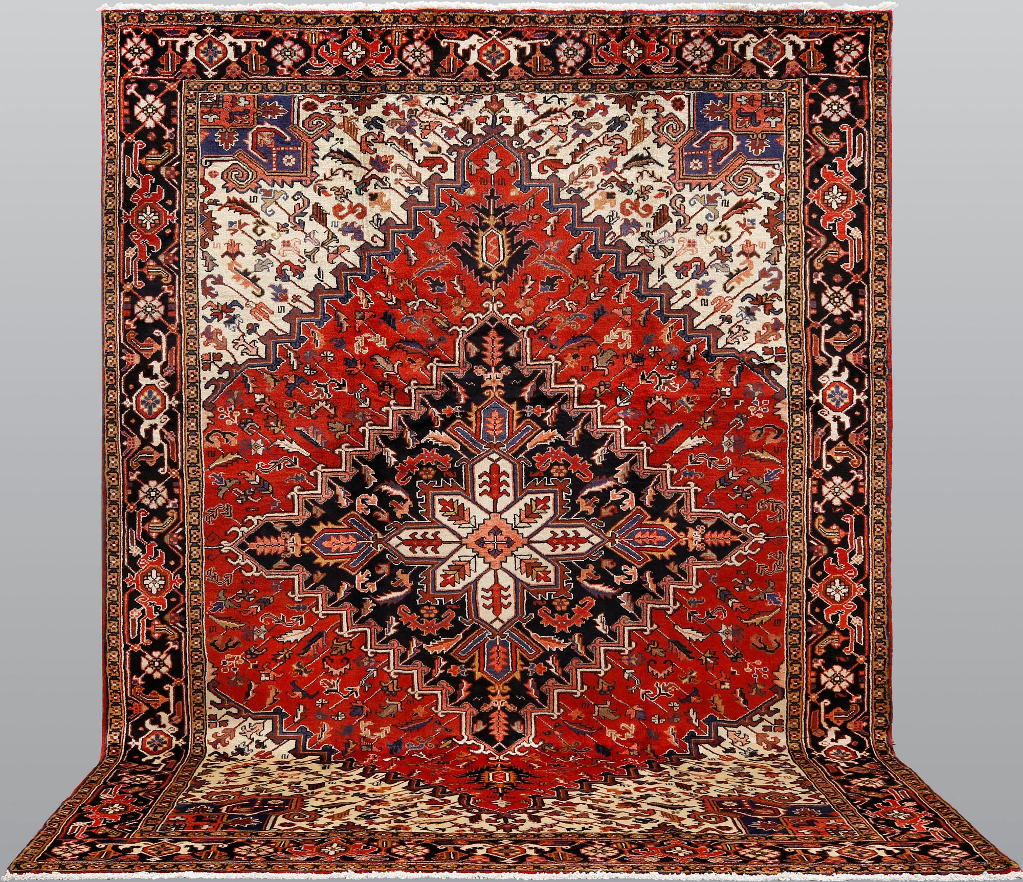 A carpet, Heriz, so called Gorovan, ca 350 x 258 cm.