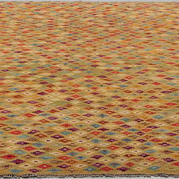 A carpet, Kilim, ca 293 x 196 cm.