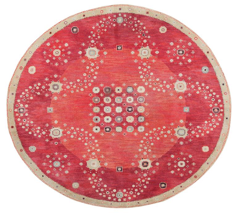 Barbro Nilsson, MATTA. "Röda rabatten". Oval. Flossa. 246 x 271 cm. Märta Måås-Fjetterström AB, Barbro Nilsson. Osignerad.
