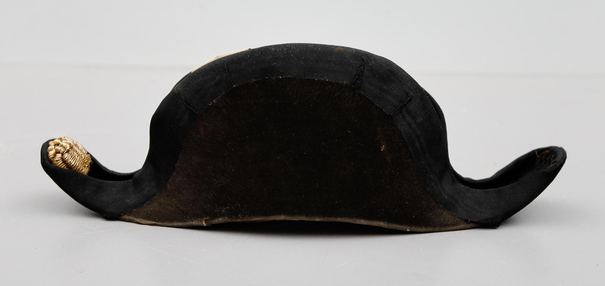 UNIFORMSHATT MED FODRAL, sent 1800-tal.