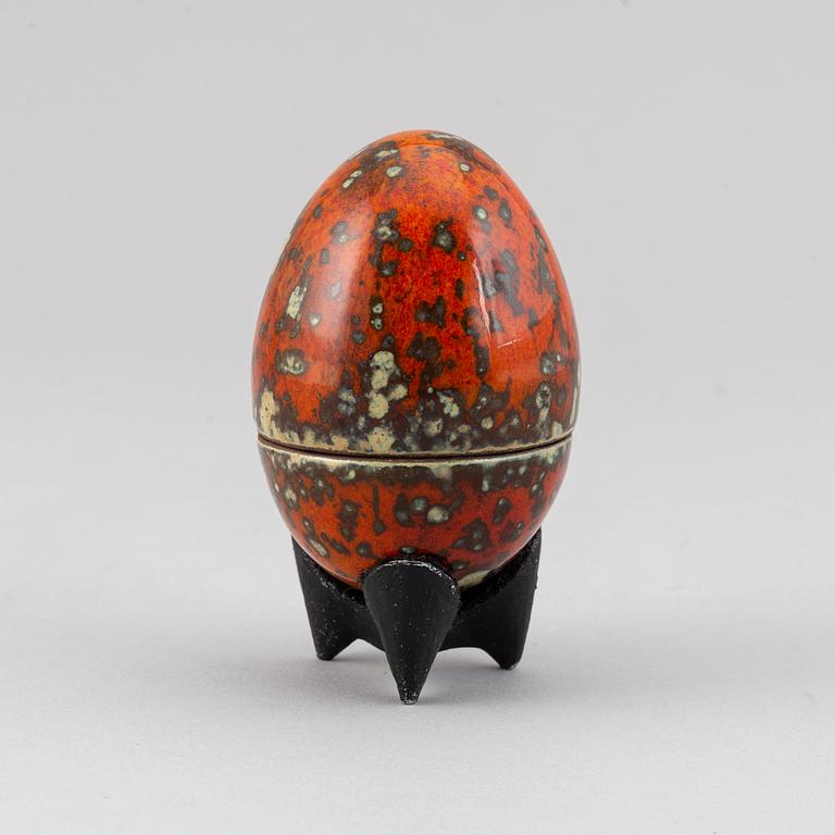 Hans Hedberg, a signed faience egg with stand, Biot, France.