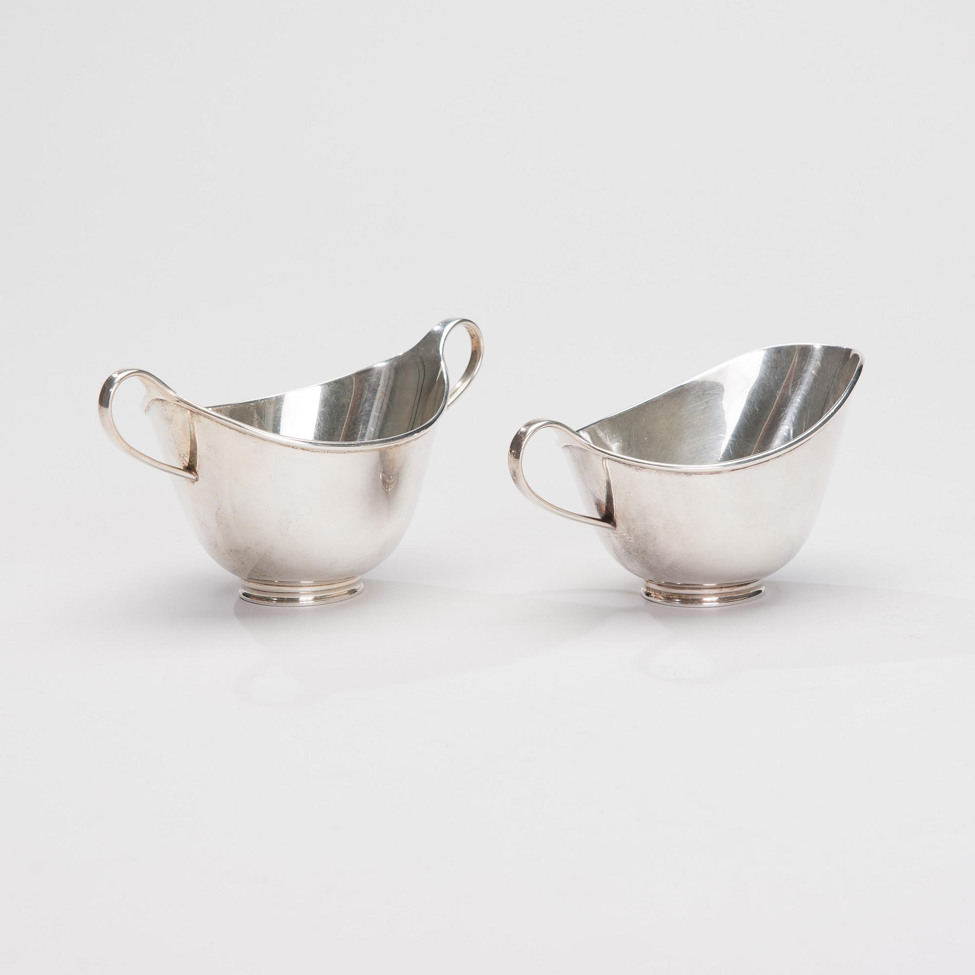 SOCKERSKÅL och GRÄDDSNÄCKA, sterling silver, Väinö Hamara, Helsingfors 1959. Tot. vikt ca 183 g.