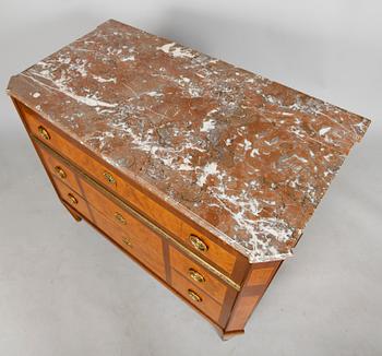 BYRÅ, gustaviansk stil, 1800-tal.