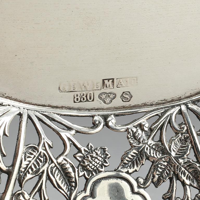 SKÅLAR, 2 st, silver, bland annat Gewe Silvervarufabriken Ab, Malmö, 1975. Vikt ca 365g.