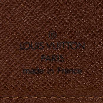 LOMPAKKO, Louis Vuitton.