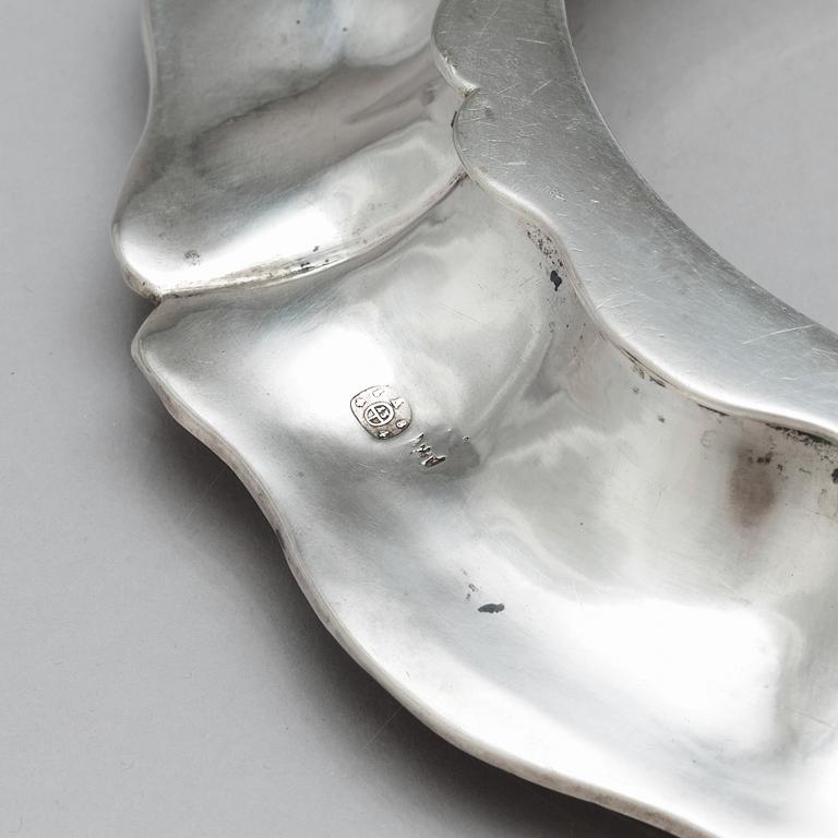 An Austria-Hungary 19th century silver champagne cooler, maker's mark FT, Vienna 1844.