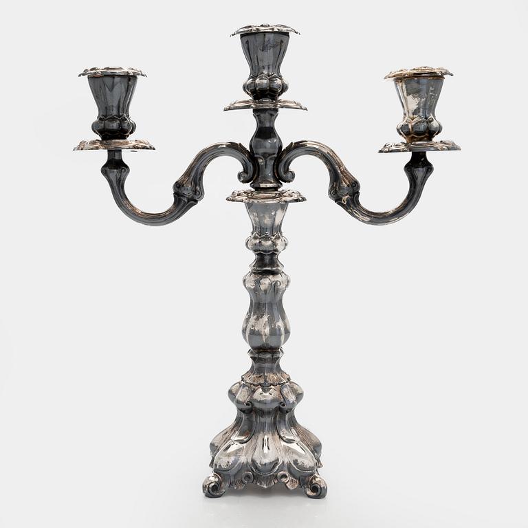 Kynttelikkö, hopea, Kultakeskus, Hämeenlinna 1990.