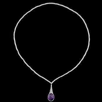 1385. A checker cut amethyst and brilliant cut diamond necklace, tot. 3 cts.