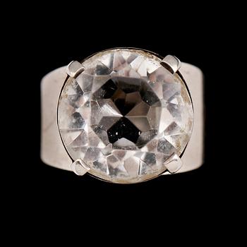 RINGAR, 3 st, silver och bergkristall, 1900-talets andra hälft.