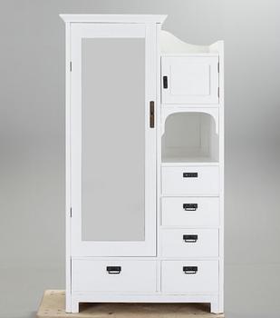 KLÄDSKÅP, jugend, 1900-talets första kvartal.