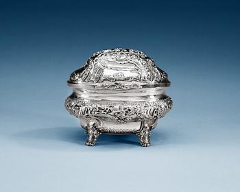 811. SOCKERSKRIN, silver, rokoko. Johan Pettersson Berg, Norrköping 1762. Ca 322 g.