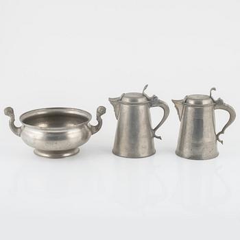 Two pewter jugs and a bowl, various masters, 19th century.