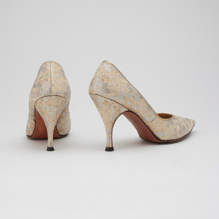 ELSA SCHIAPARELLI, a pair of lady's shoes.