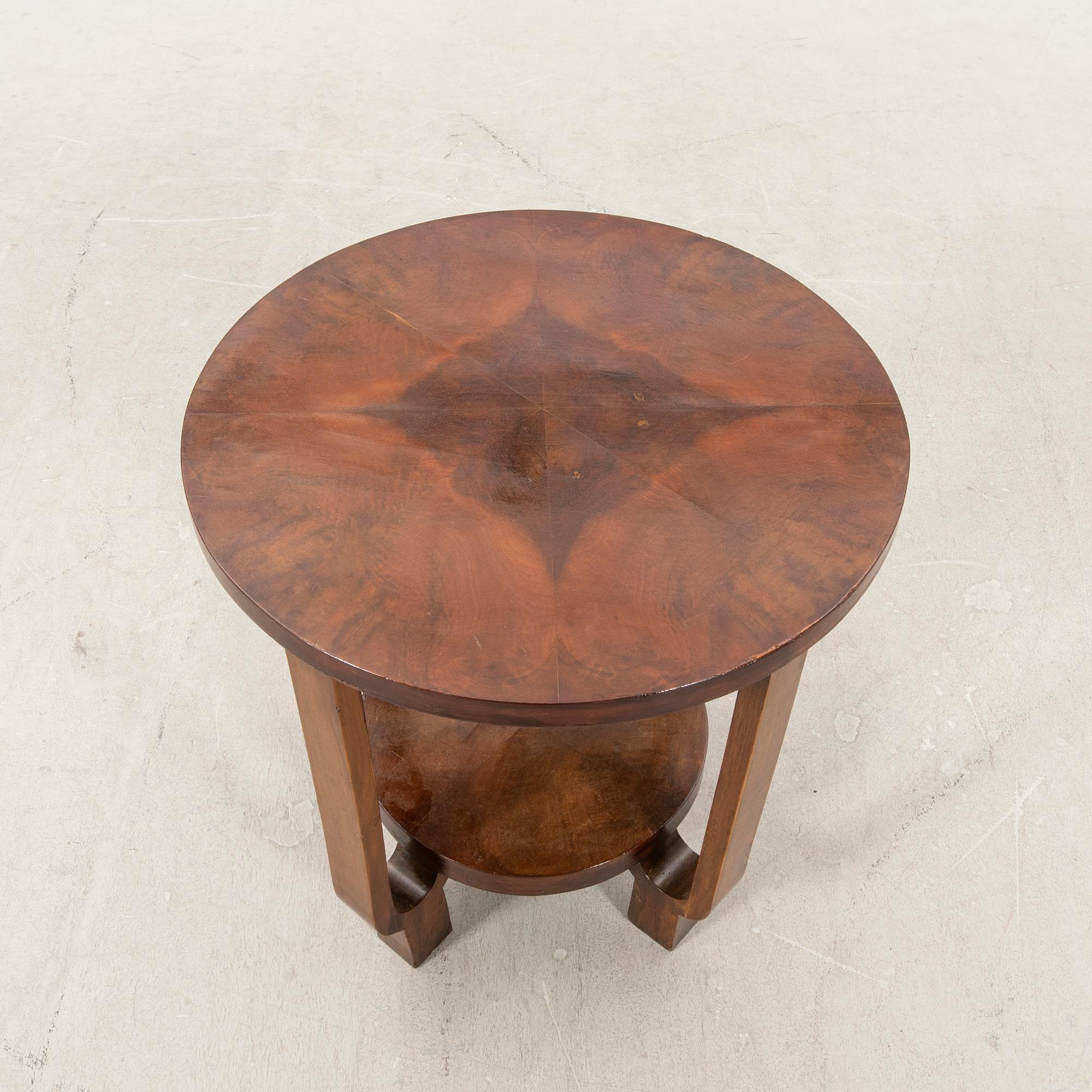 Bord Art deco 1900-talets första hälft.
