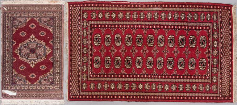 MATTOR, 2 st, orientaliska, ca 163x99 cm, ena Pakistan, ca 95x60 cm.