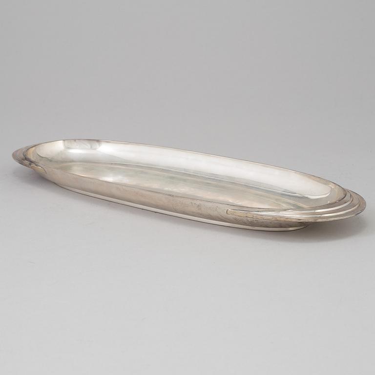 BORGILA, fat av sterlingsilver, Stockholm 1954. Vikt ca 1109 gram.