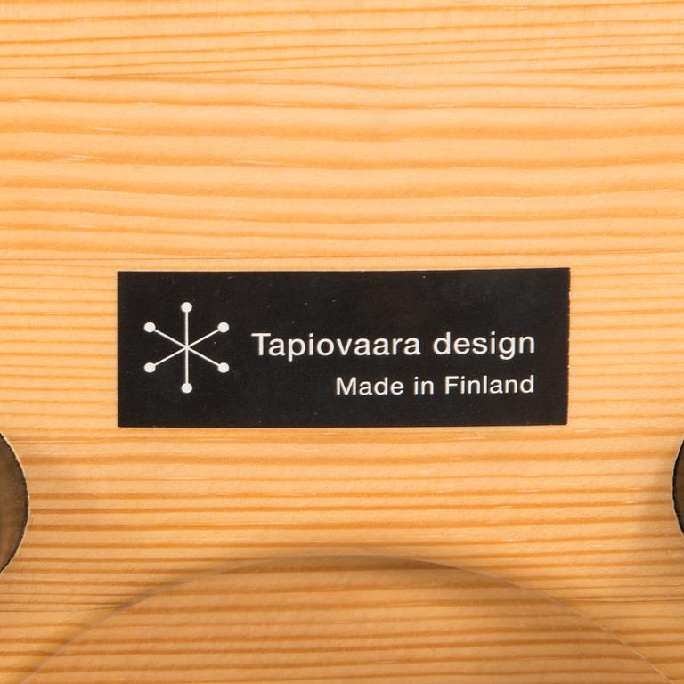 Ilmari Tapiovaara, barstolar ett par, "Pirkka", Aero Design Furniture Ltd 2000-tal.