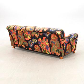 Josef Frank sofa model number 703 for Firma Svenskt Tenn, post-1985.