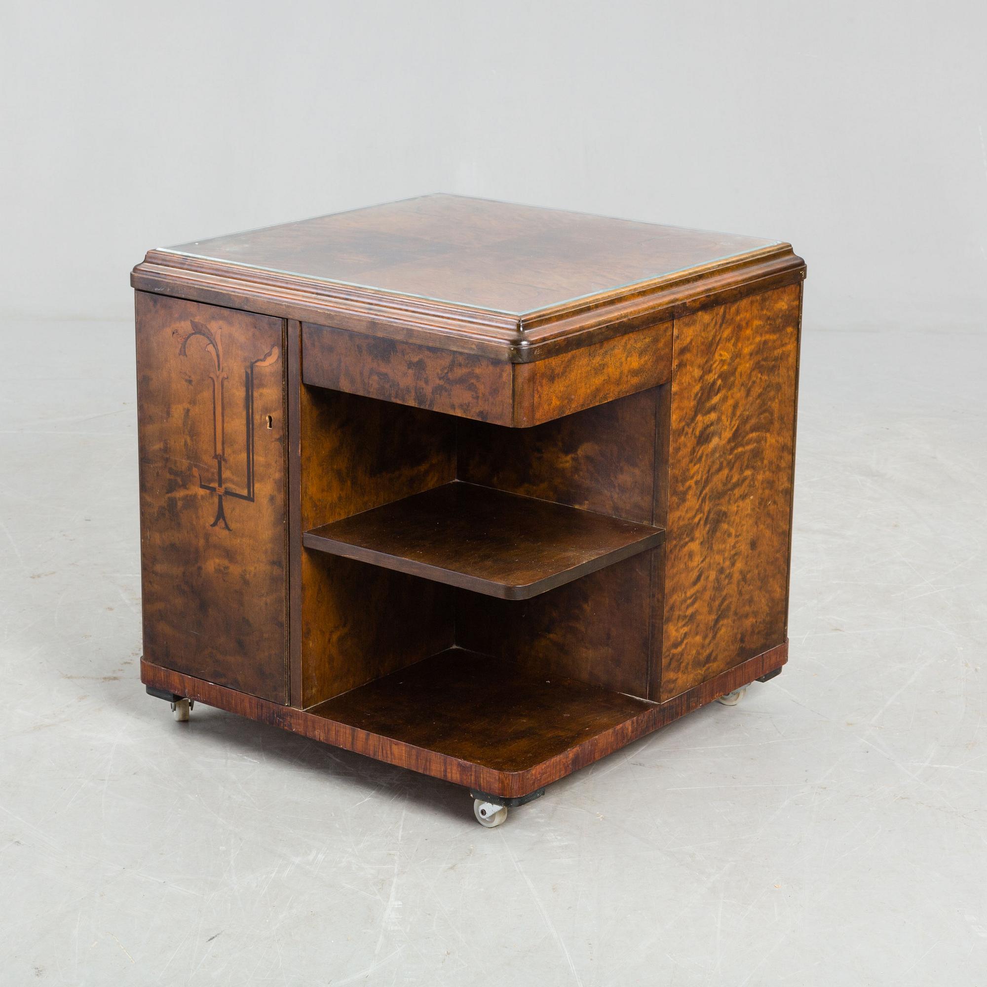 RÖKBORD, funkis, 1900-talets första hälft.