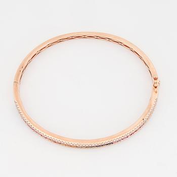 ARMRING, regnbåge med multifärgade safirer och briljantslipade diamanter i roséguld.