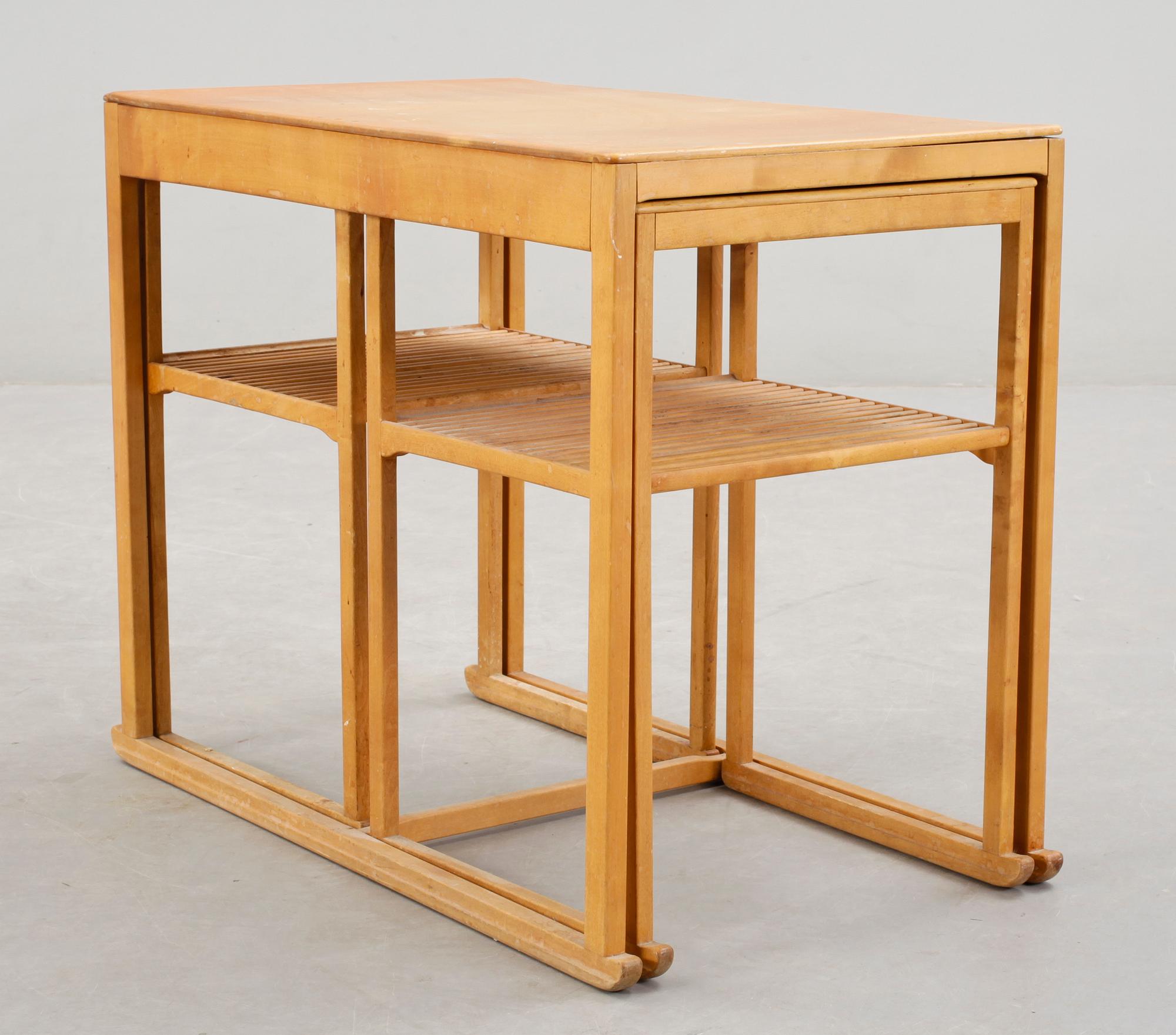 SATSBORD, tre delar. "Släden", Carl Malmsten. Modellen formgiven 1948.