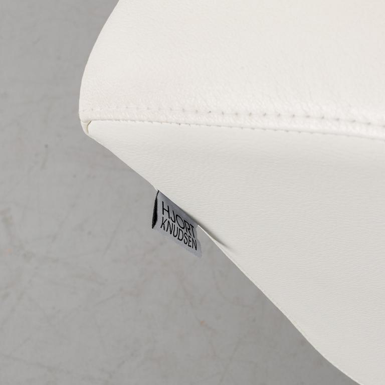 A HJORT KNUDSEN "OPUS" SWIVEL CHAIR. 21TH CENTURY.