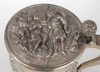 DRYCKESKANNA, silver, Frans Holm, Vadstena, 1880. Vikt 1790 gram.