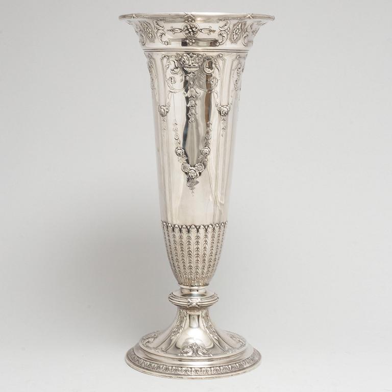 A silver vase, early 20th Century.