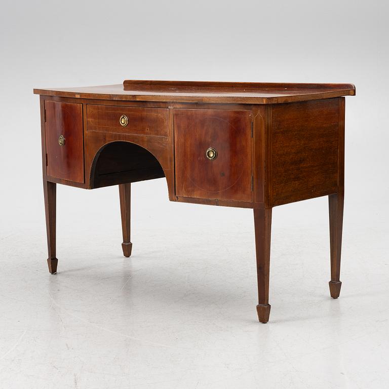 Skrivbord/sideboard, Engelsk stil, 1900-talets början.