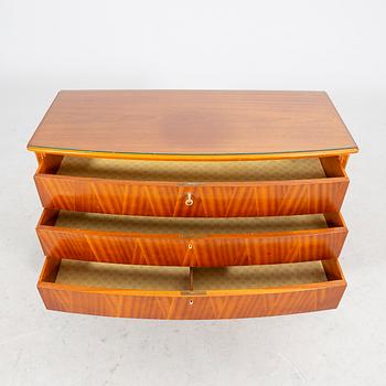 A 1940/50s mahogany dresser.