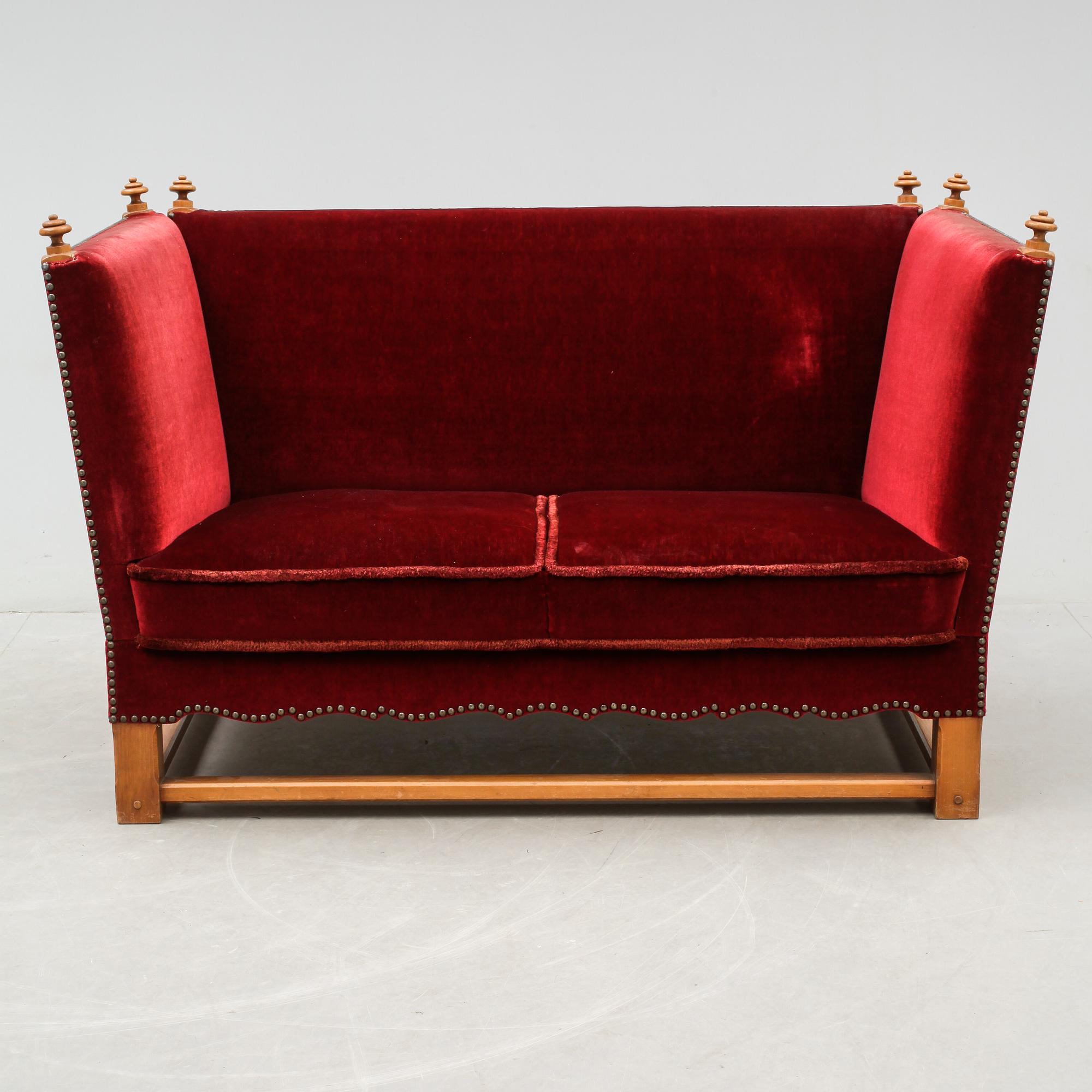 SOFFA, sannolikt Elias Barup, "Den Spanska Möbeln", Gärsnäs, 1920-30-tal.