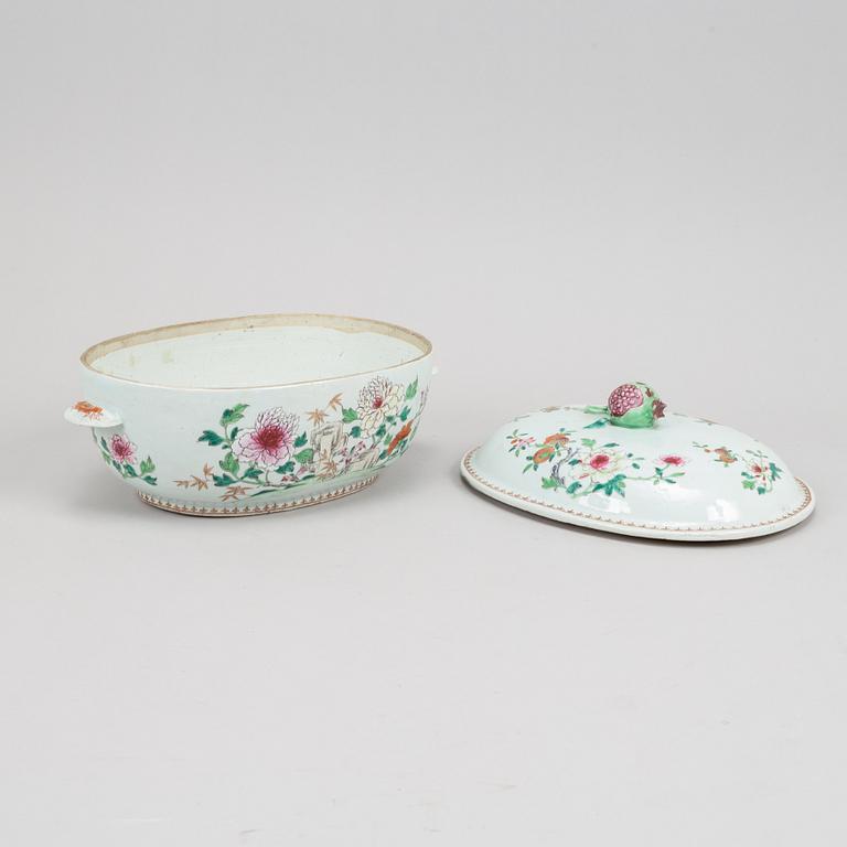 A famille rose tureen with cover, Qing dynasty, Qianlong (1736-95).