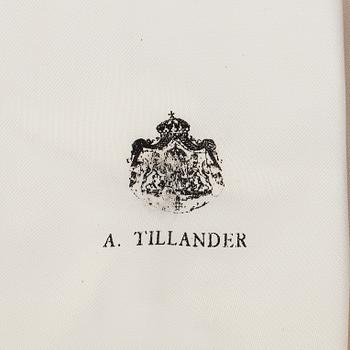 A. Tillander, a brooch/pendant in 18K gold, with an oval light green beryl, rose- and old-cut diamonds, Helsinki, 1968.