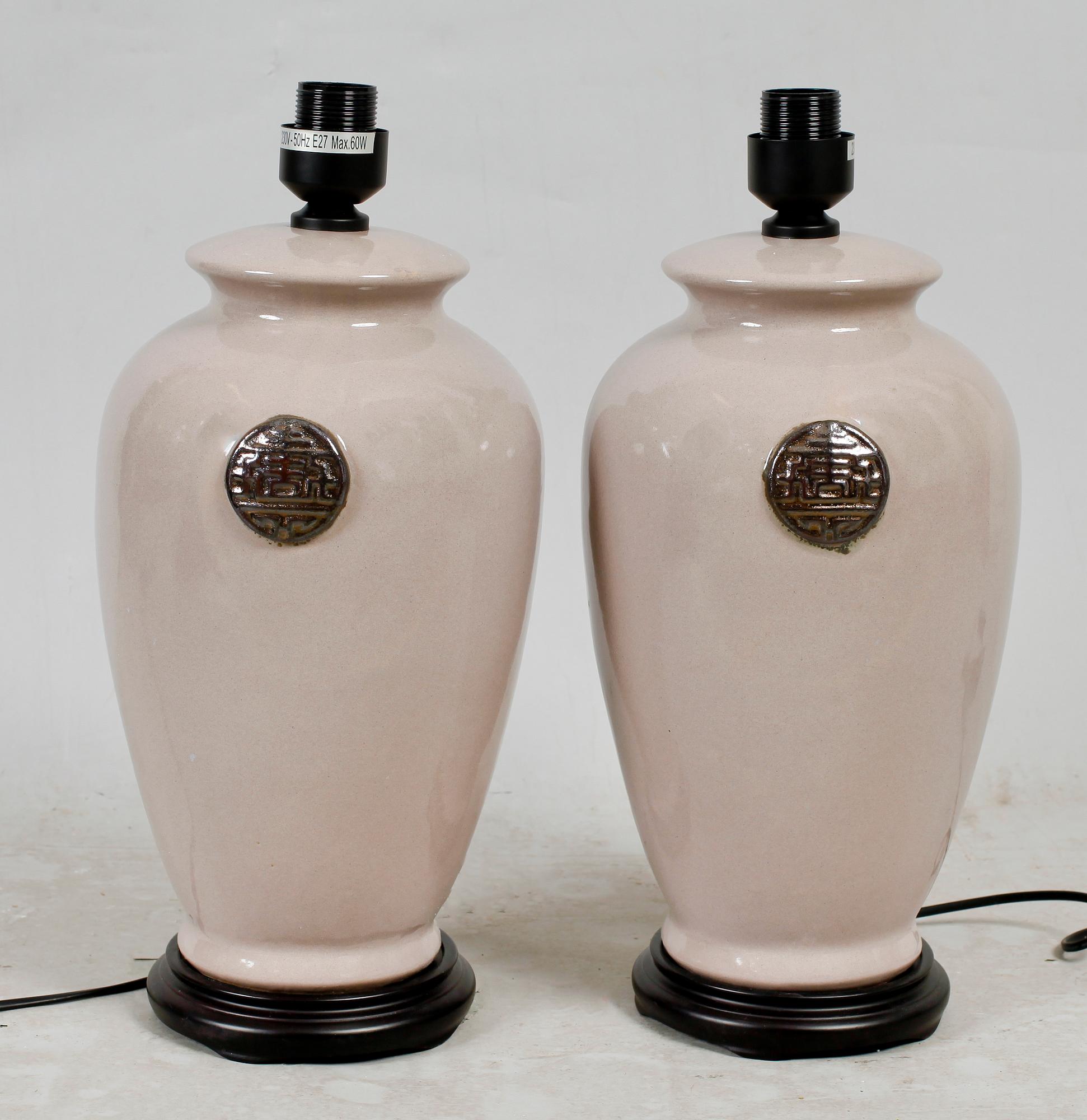 BORDSLAMPOR, 1 par, porslin, sent 1900-tal.