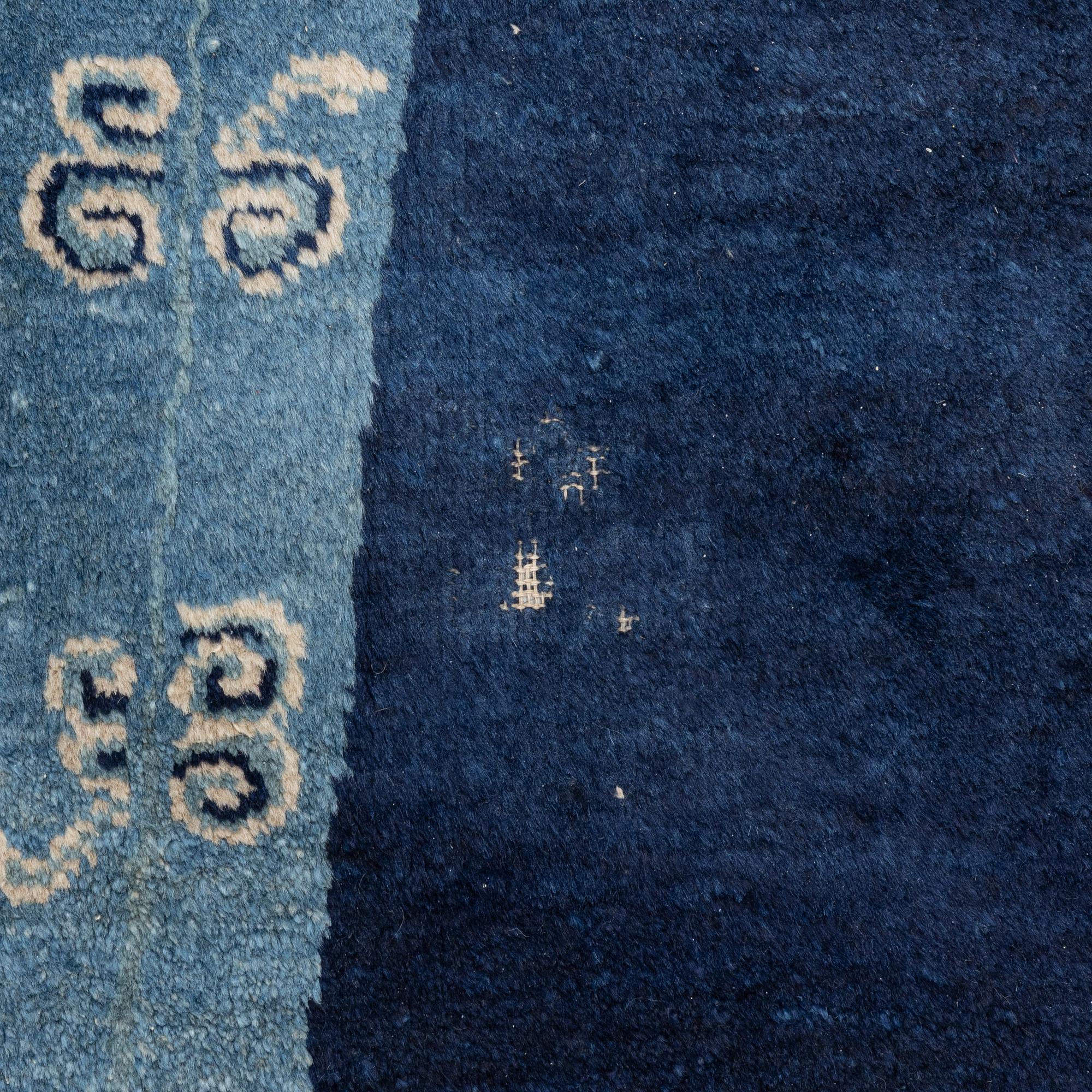 Carpet, China, approx. 218 x 168 cm.
